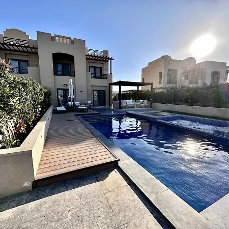 Luxurious Villa With Infinity Private Pool & Jacuzzi Over Sabina Island'S Lagoon Hurghada Exterior foto
