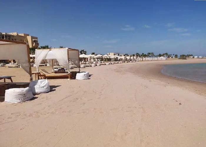 Luxurious Villa With Infinity Private Pool & Jacuzzi Over Sabina Island\'S Lagoon