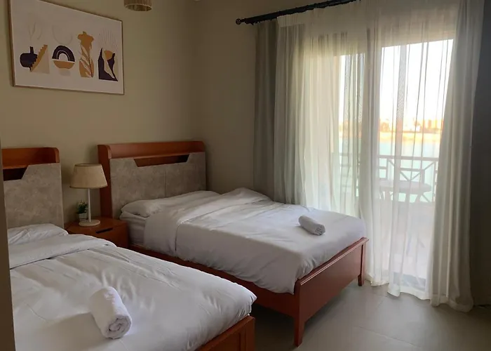Luxurious Villa With Infinity Private Pool & Jacuzzi Over Sabina Island\'S Lagoon