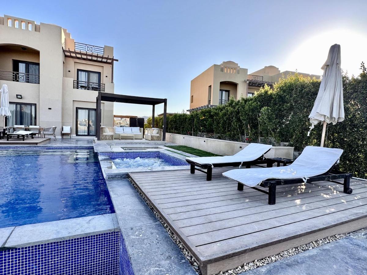 Vila Luxurious With Infinity Private Pool & Jacuzzi Over Sabina Island's Lagoon