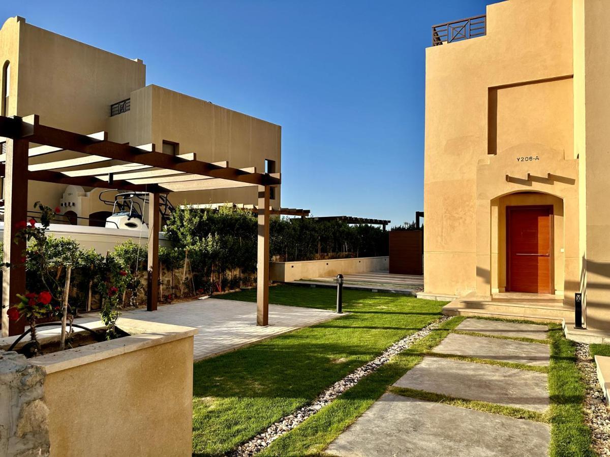Vila Luxurious With Infinity Private Pool & Jacuzzi Over Sabina Island's Lagoon