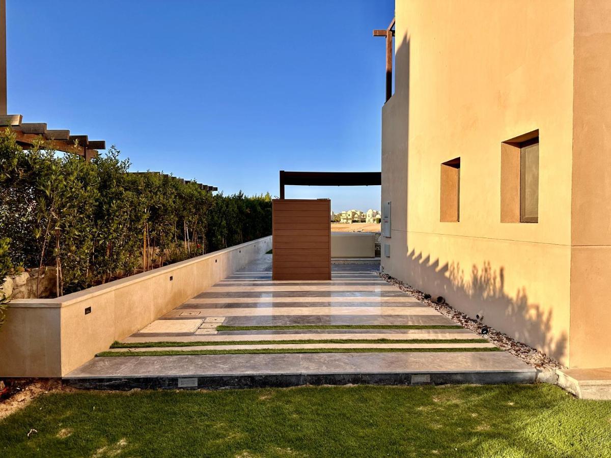 Luxurious With Infinity Private Pool & Jacuzzi Over Sabina Island's Lagoon Vila Hurghada