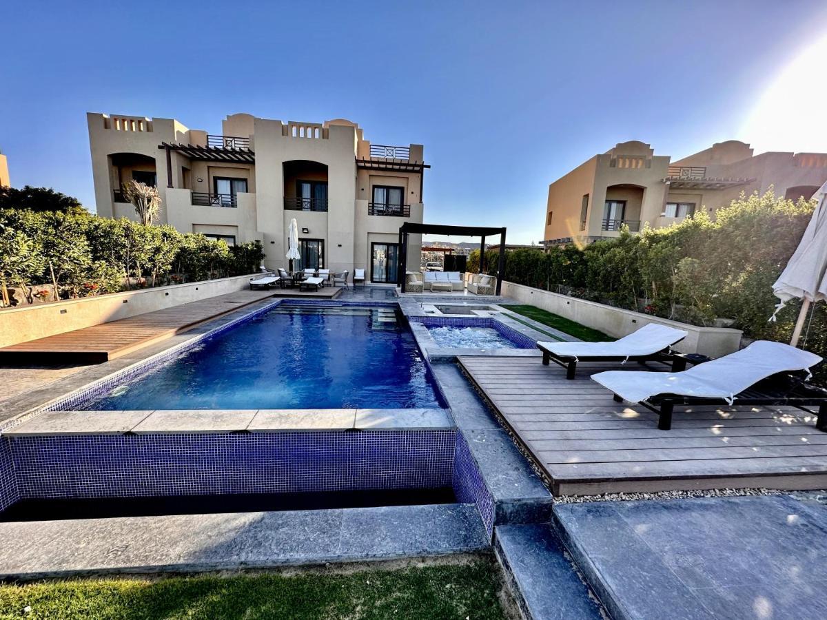 Vila Luxurious With Infinity Private Pool & Jacuzzi Over Sabina Island's Lagoon *