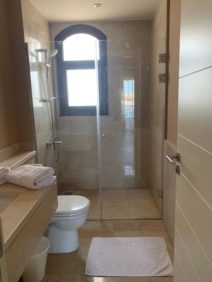 Vila Luxurious With Infinity Private Pool & Jacuzzi Over Sabina Island's Lagoon *